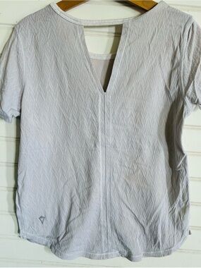 IVIVVA by LULULEMON girls size 6 top